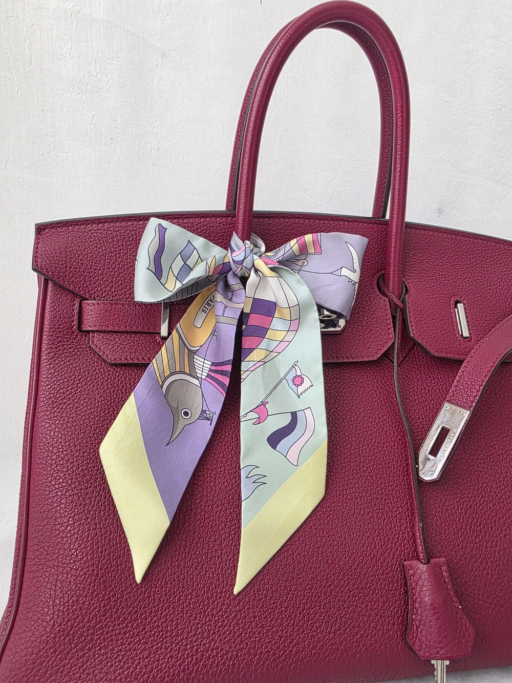 Auth Hermes Les Foiles du Ciel Silk Twilly Scarf